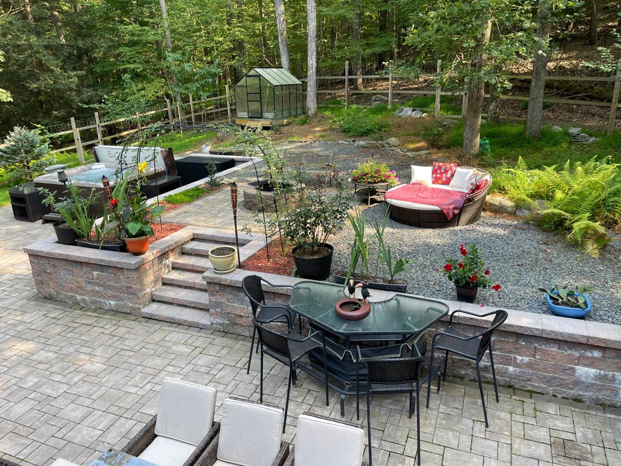 Luxury Pocono Retreat With Hot Tub, Sauna, Fire Pit, And Patio