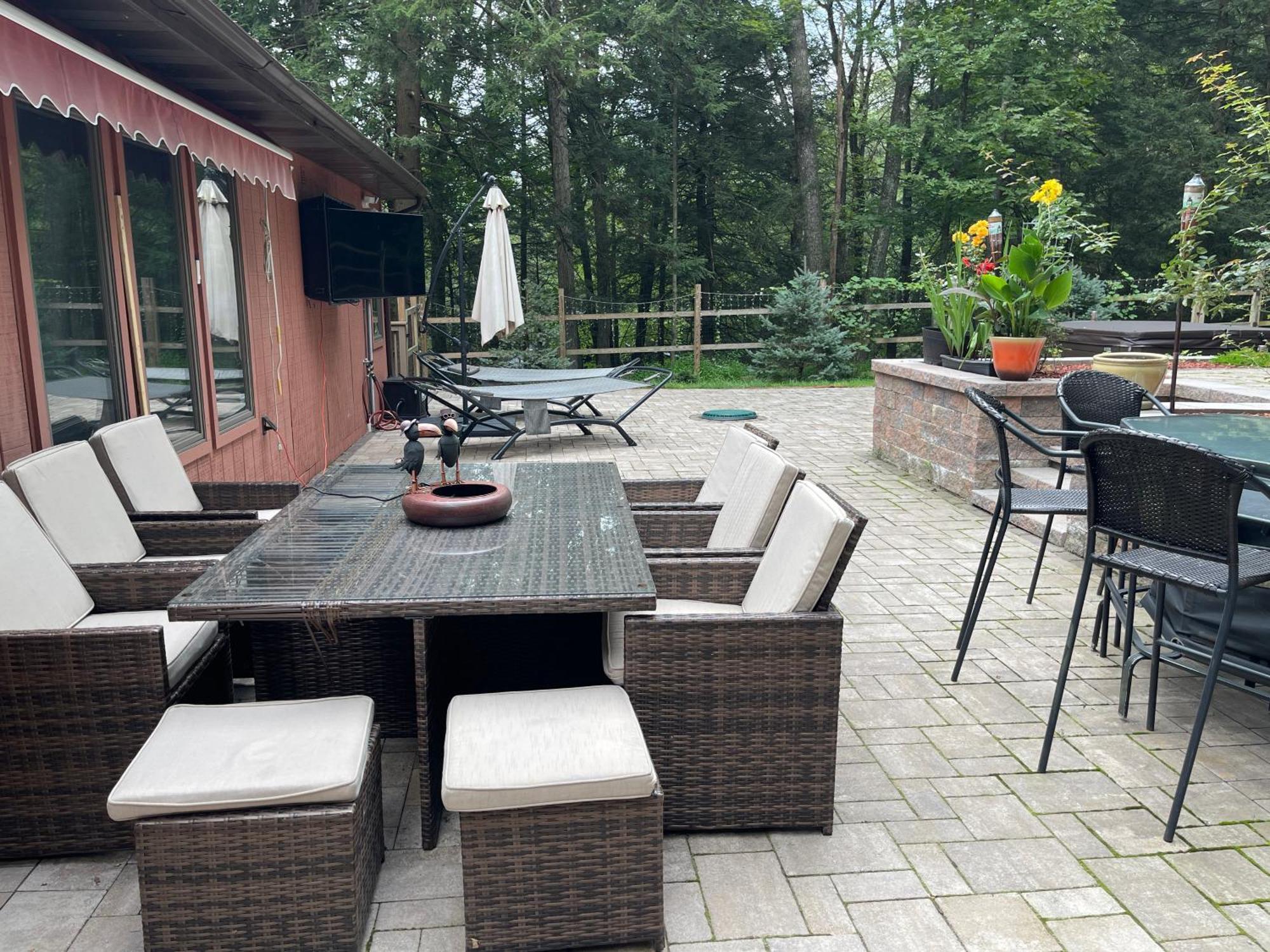 Luxury Pocono Retreat With Hot Tub, Sauna, Fire Pit, And Patio Holiday home