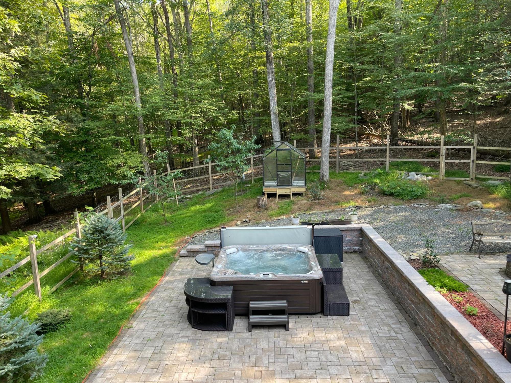 Luxury Pocono Retreat With Hot Tub, Sauna, Fire Pit, And Patio * East Stroudsburg